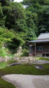 円覚寺の方丈と池