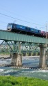 利根川を渡るEH200貨物列車