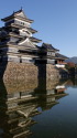 朝の松本城