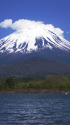 子抱き富士・精進湖畔からの眺め