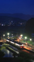 絵に描いたような、夜の田舎駅