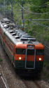 山あいを行く懐かしの169系電車