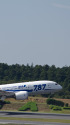 B787 JA808A