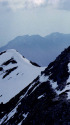 鳳凰三山を背景にした小仙丈尾根