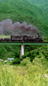 鉄橋を渡る貨物列車～1971年