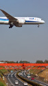 B787 JA801A