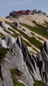 燕山荘を望む