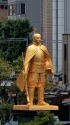 金色の織田信長像