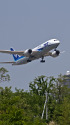 B787 JA822A