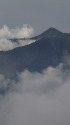 雲に埋まる