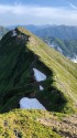 布引山を望む