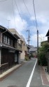 新居の街にて